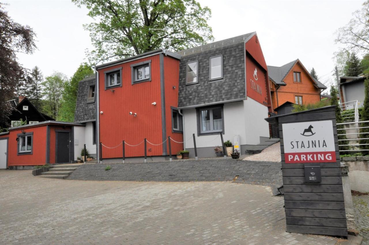 Stajnia Privat overnatting *